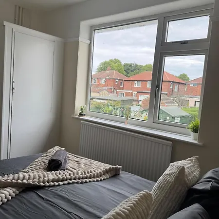 4br Spacious Home, Holiday home