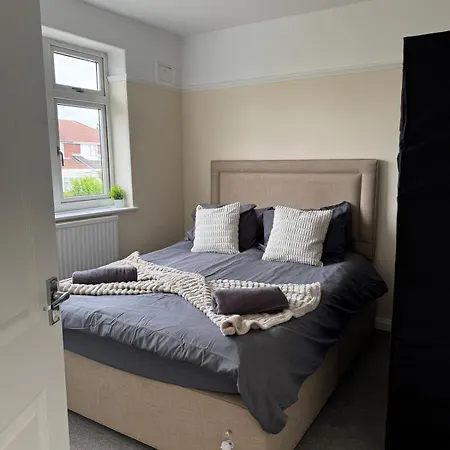 4br Spacious Home, Holiday home *